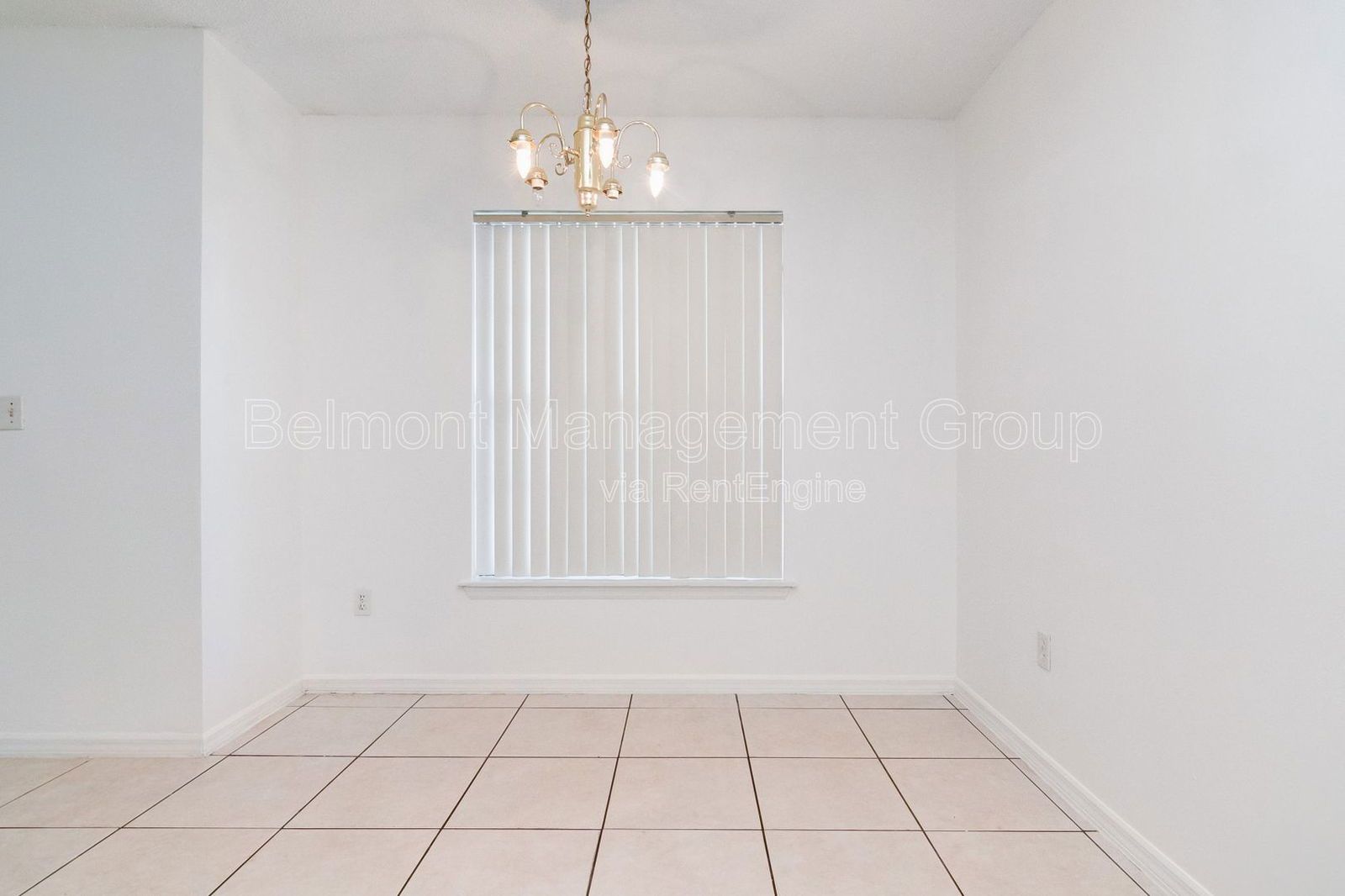 RENT NOW and RECEIVE $700 OFF YOUR FIRST MONTH'S RENT!!! Lovely 2BR/1.5BA Townhome for rent Near Lake Baldwin! property image