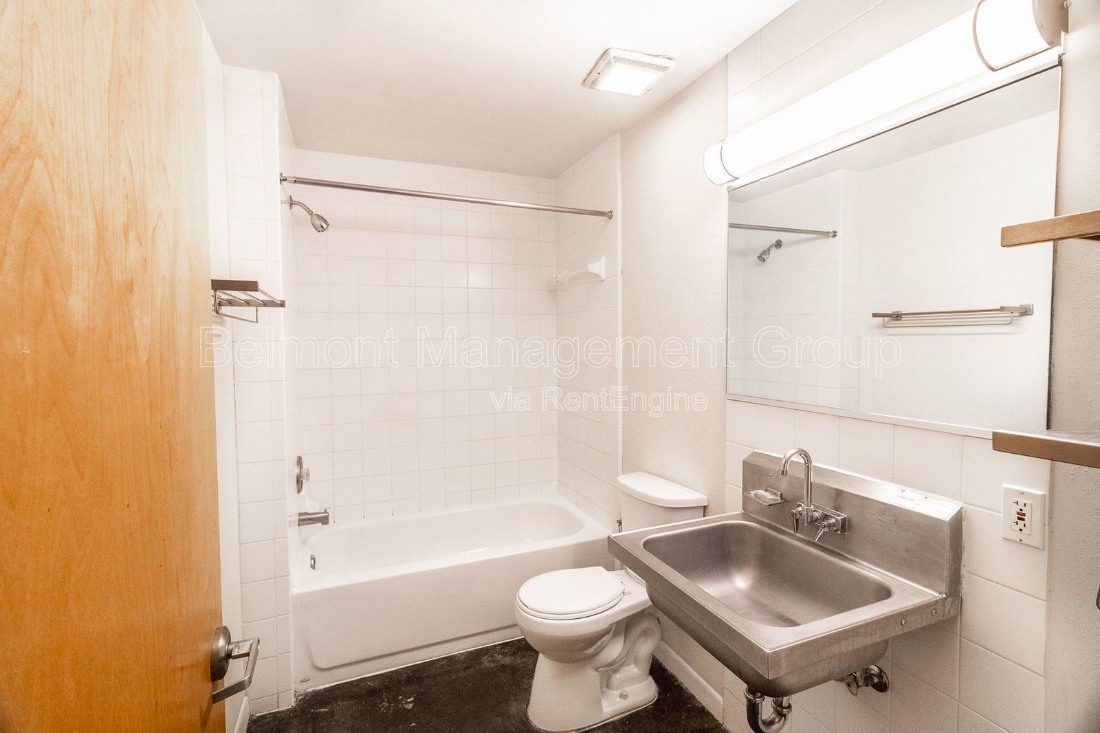 Rent Now and Get 6 Weeks Free + a Super Low $350 Security Deposit!!!  Cozy Industrial 1 Bed/ 1 Bath Loft at The Lofts of Winter Park Village! property image