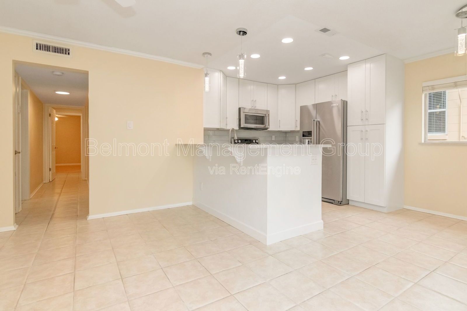 Updated 3/2 Condo for Rent in PRIME Downtown Winter Park Location! Rollins Students Welcomed! property image