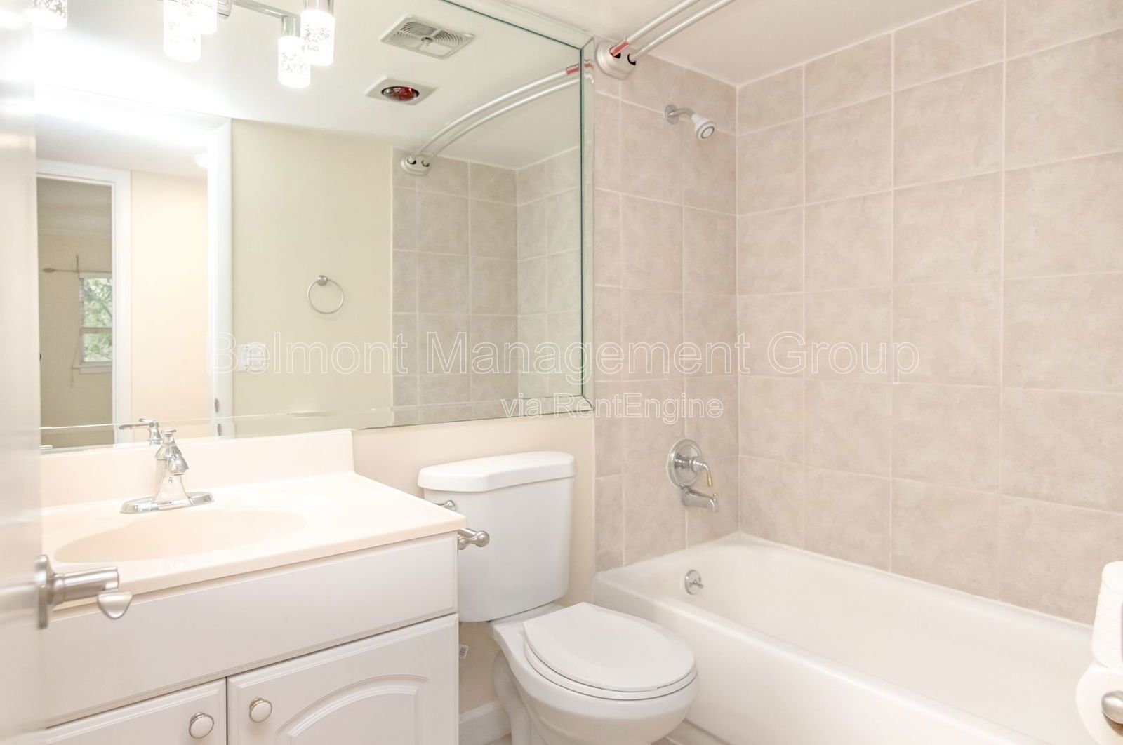 Updated 3/2 Condo for Rent in PRIME Downtown Winter Park Location! Rollins Students Welcomed! property image