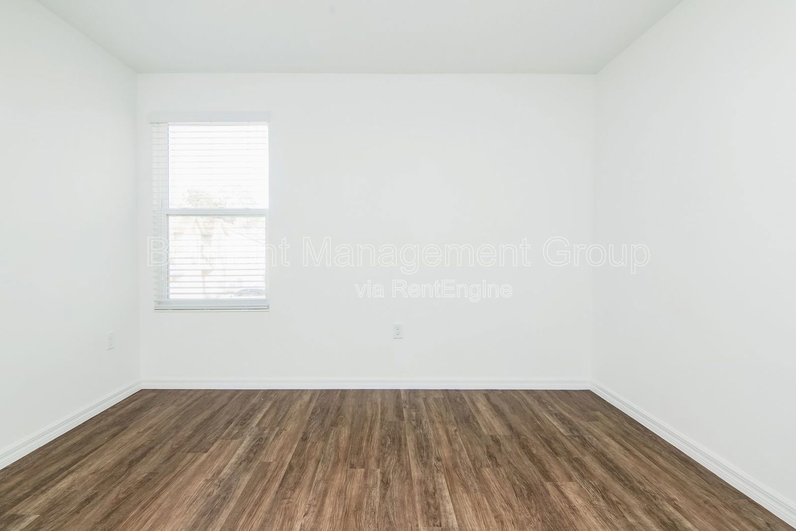 RENT NOW AND GET THE REST OF DECEMBER FREE!!! Beautiful 3 Bed/2 Bath Home for Rent in Buenaventura Lakes! property image