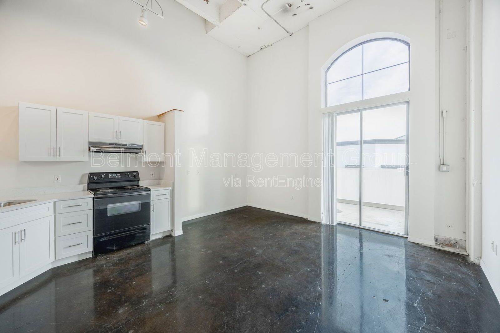 Rent Now and Get 6 Weeks Free + a Super Low $350 Security Deposit!!!  Stylish 1 Bed/ 1 Bath Loft with Balcony at The Lofts of Winter Park Village! property image