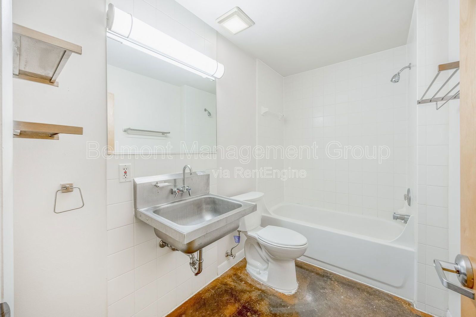 Rent Now and Get 6 Weeks Free + a Super Low $350 Security Deposit!!!  Stylish 1 Bed/ 1 Bath Loft with Balcony at The Lofts of Winter Park Village! property image