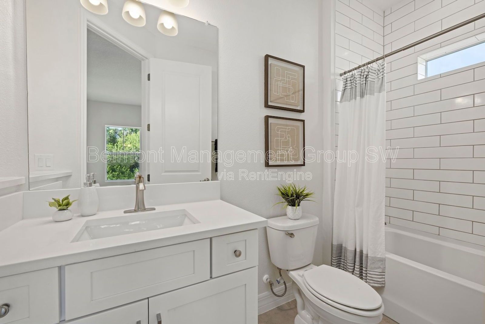 4/3 SPACIOUS Home in the heart of North Port! property image