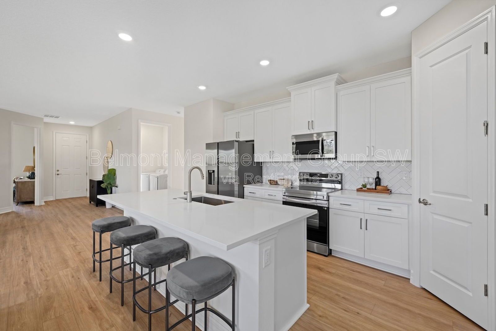4/3 SPACIOUS Home in the heart of North Port! property image