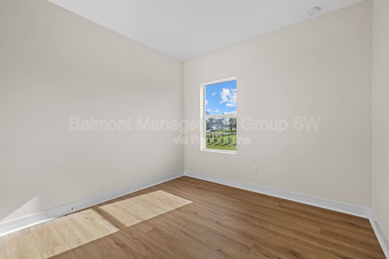 4/3 SPACIOUS Home in the heart of North Port! property image