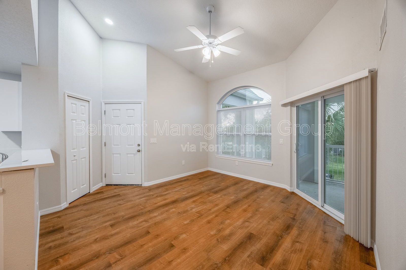 RENT NOW and GET 2-WEEKS OFF YOUR FIRST MONTH'S RENT!! Stylish Fully Renovated 1bed/1bath Condo For Rent at Regency Park in Lake Mary! property image