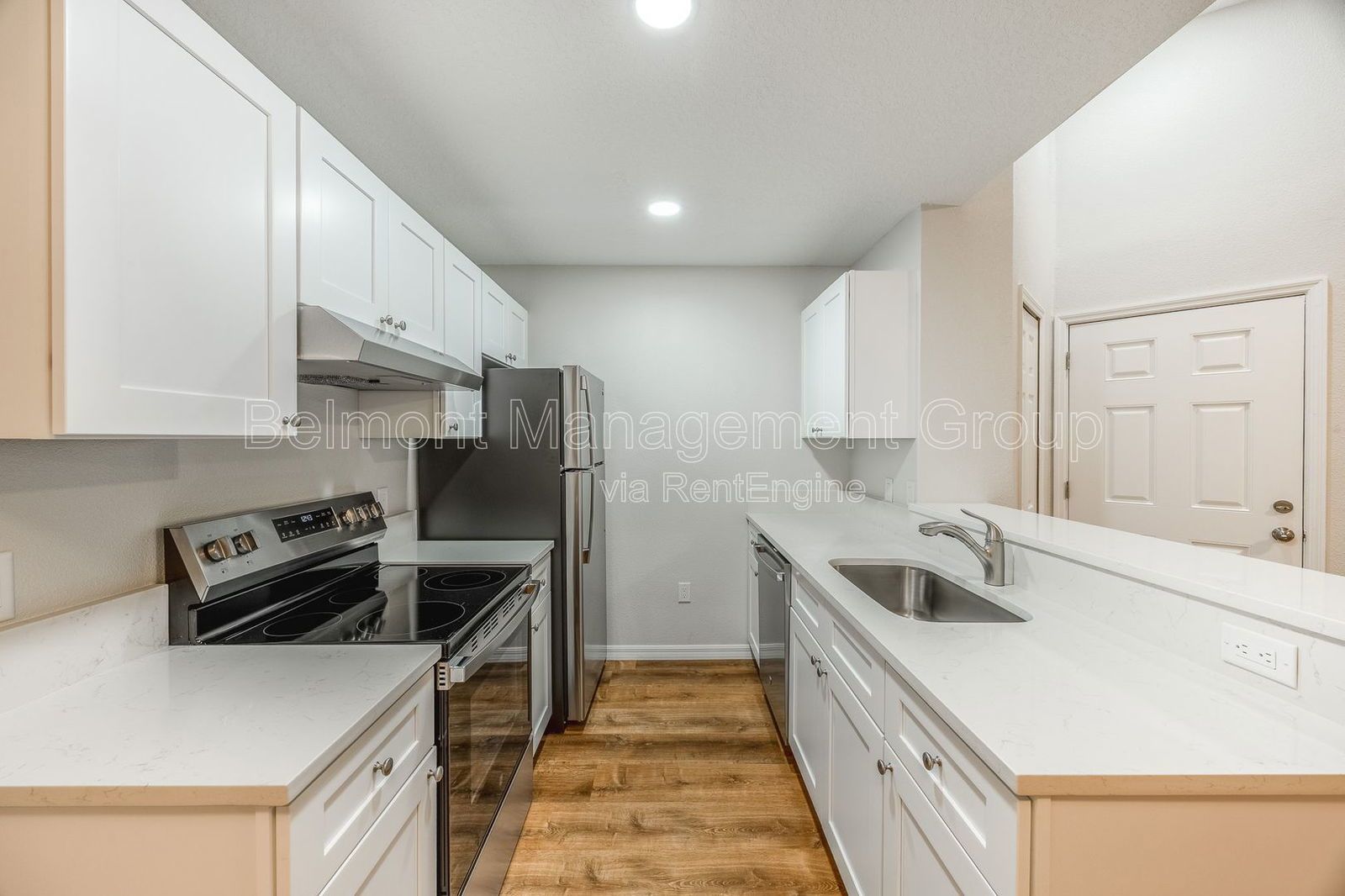 RENT NOW and GET 2-WEEKS OFF YOUR FIRST MONTH'S RENT!! Stylish Fully Renovated 1bed/1bath Condo For Rent at Regency Park in Lake Mary! property image