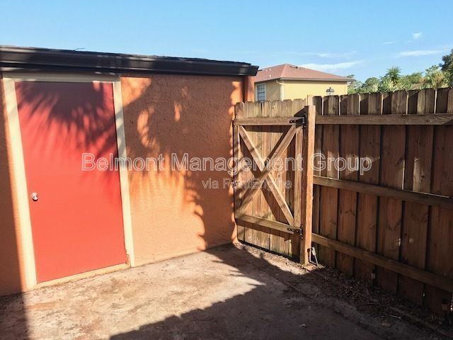 Beautiful 2bed/2bath Condo For Rent in Hidden Oaks Condominiums at Winter Park! YEAR-END SPECIAL! RENT NOW AND GET THE REST OF DECEMBER FREE!!! property image