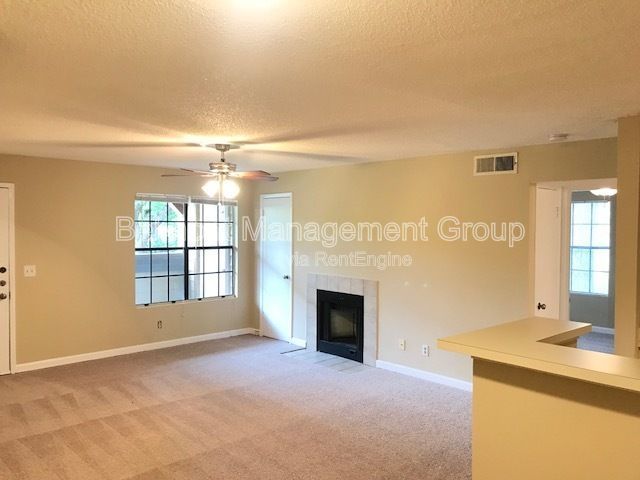 Beautiful 1Bed/1Bath Condo for Rent in Altamonte Springs at Lakewood Park Condo! HOLIDAY SPECIAL!! RENT NOW AND GET THE REST OF DECEMBER FREE!!! property image