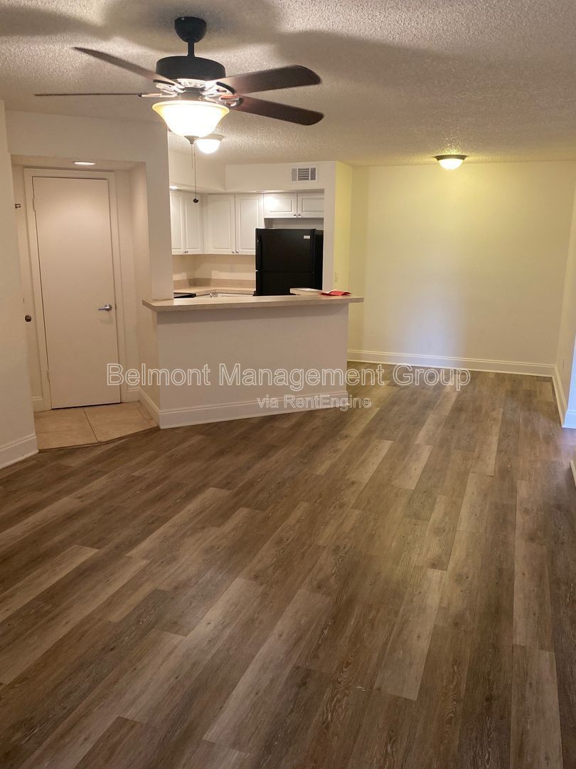 Beautiful 1 Bed/1 Bath Condo at Venetian Place in Orlando! YEAR END SPECIAL!! RENT NOW AND RECEIVE THE REST OF DECEMBER FREE!!! property image