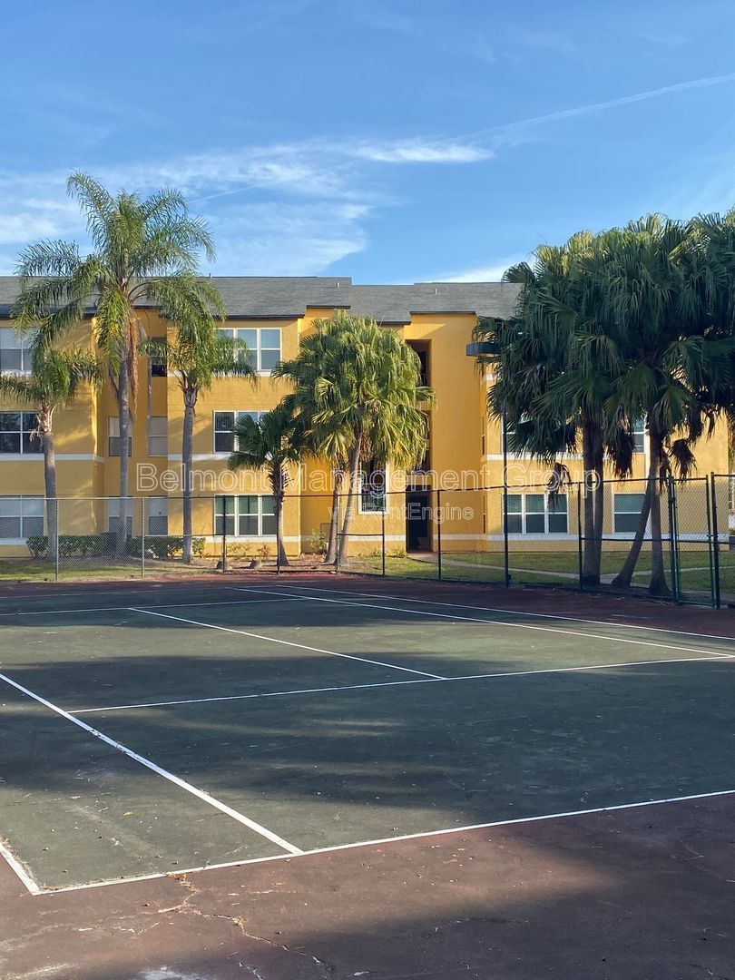 Beautiful 1 Bed/1 Bath Condo at Venetian Place in Orlando! YEAR END SPECIAL!! RENT NOW AND RECEIVE THE REST OF DECEMBER FREE!!! property image