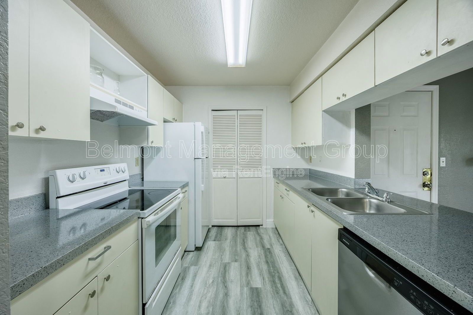 Lovely 2Bed/1Bath Condo for Rent near Waterford Lakes Town Center! HOLIDAY SPECIAL!! RENT NOW AND RECEIVE THE REST OF DECEMBER FREE!!! property image