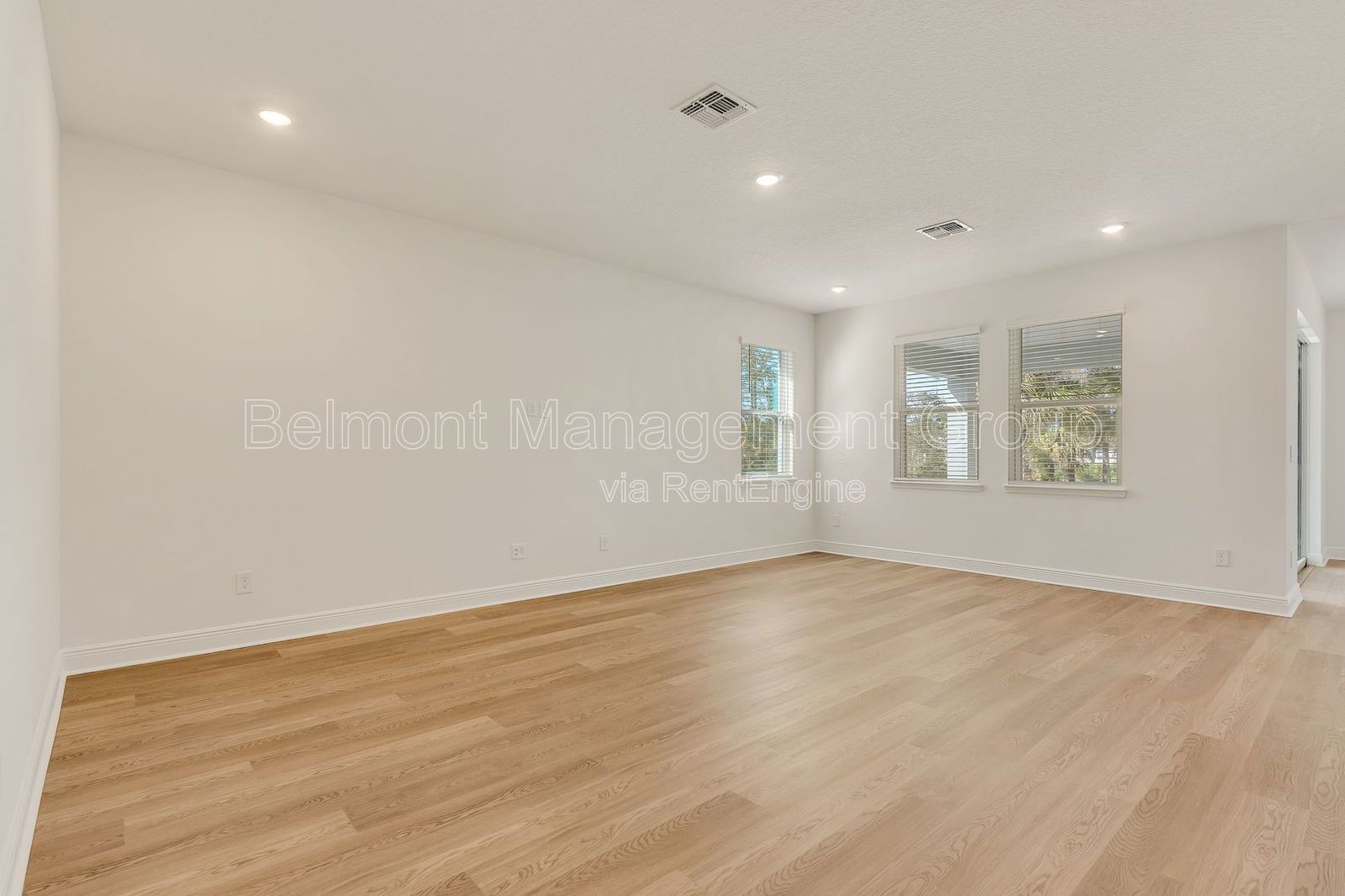 Sophisticated 4 Bed/2 Bath Home in the LPGA Master Community - Daytona Beach! HOLIDAY SPECIAL!! RENT NOW AND RECEIVE THE REST OF DECEMBER FREE!!! property image