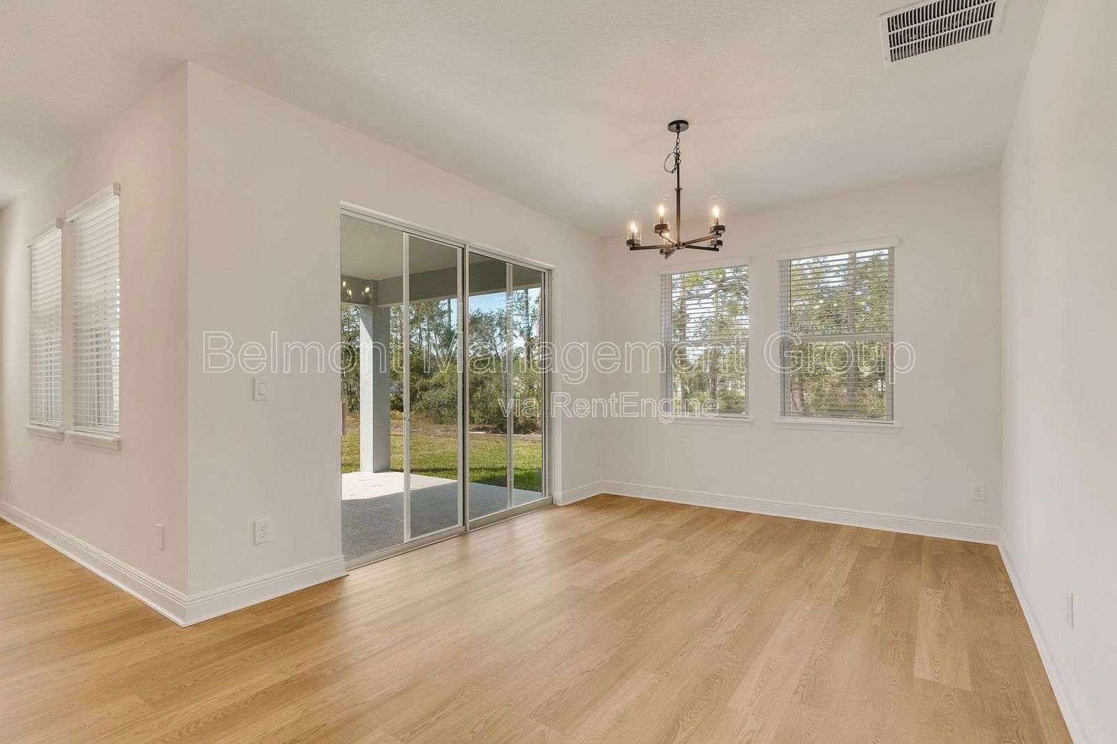 Sophisticated 4 Bed/2 Bath Home in the LPGA Master Community - Daytona Beach! HOLIDAY SPECIAL!! RENT NOW AND RECEIVE THE REST OF DECEMBER FREE!!! property image