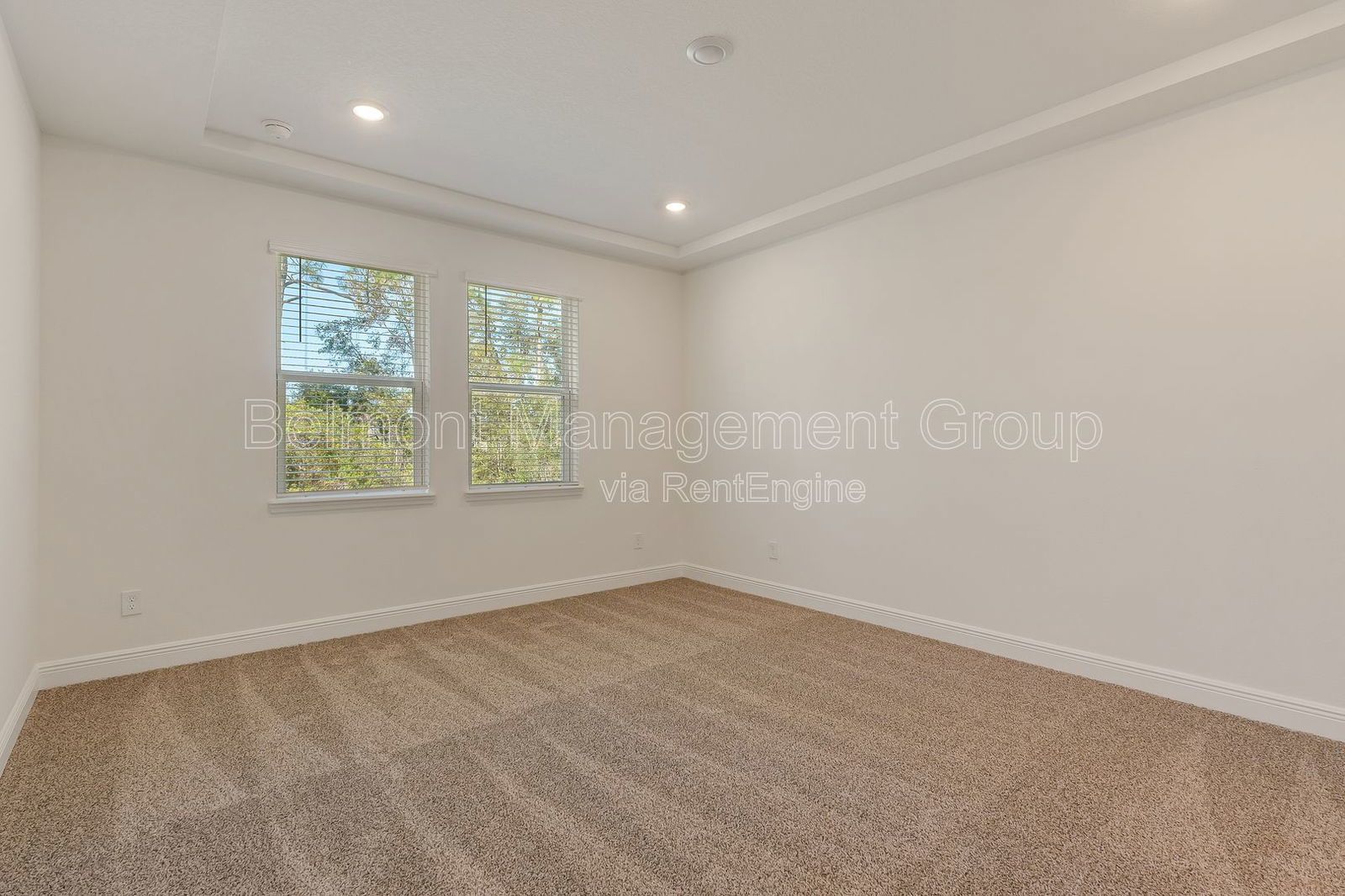 Sophisticated 4 Bed/2 Bath Home in the LPGA Master Community - Daytona Beach! HOLIDAY SPECIAL!! RENT NOW AND RECEIVE THE REST OF DECEMBER FREE!!! property image