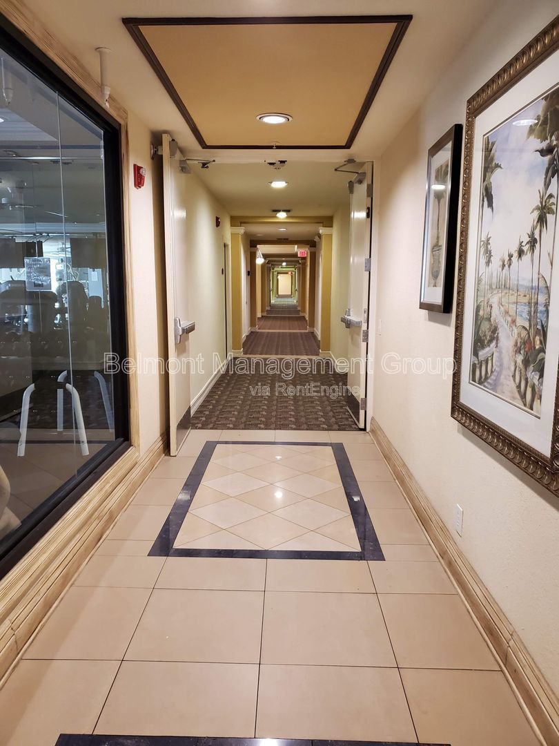 Beautiful 1 Bed 1 Bath Condo at the Registry at Michigan Park in Orlando! RENT NOW AND GET THE REST OF DECEMBER FREE!!! property image