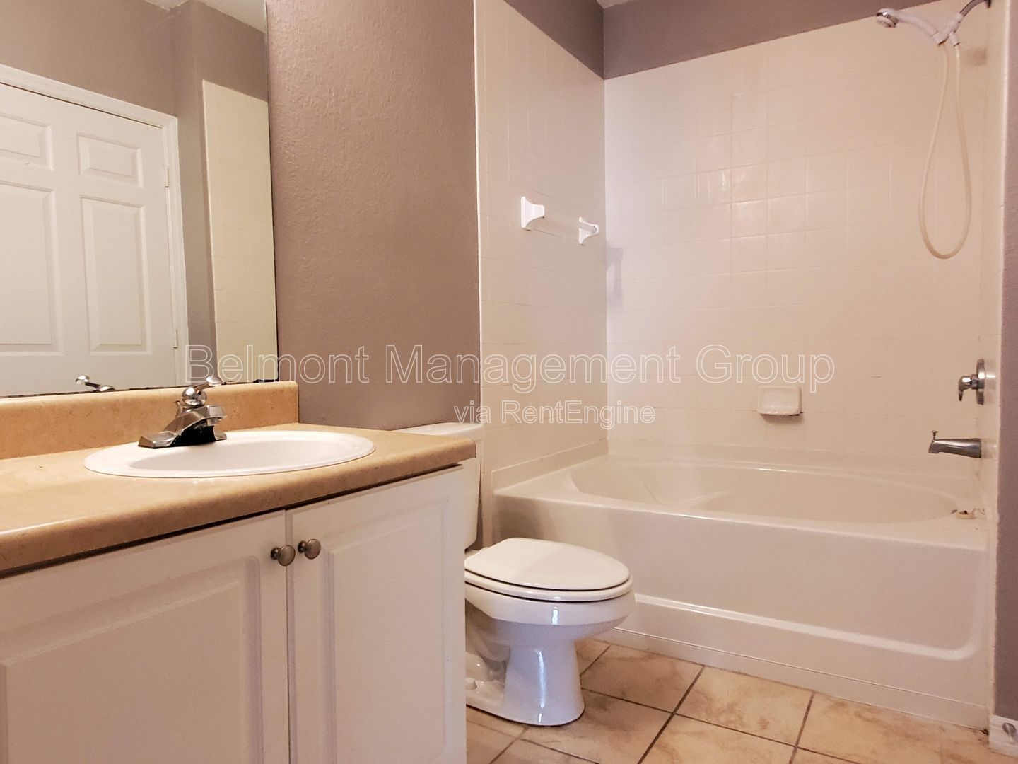Beautiful 1 Bed 1 Bath Condo at the Registry at Michigan Park in Orlando! RENT NOW AND GET THE REST OF DECEMBER FREE!!! property image