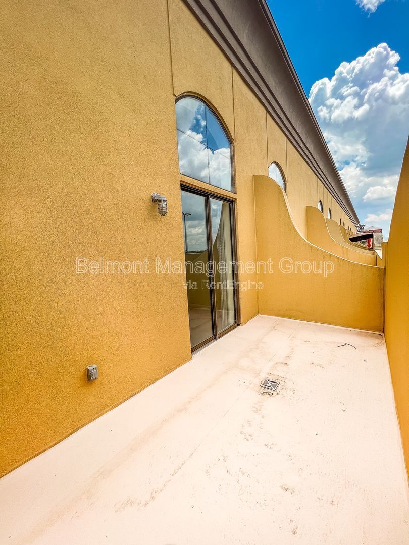 Rent Now and Get 4 Weeks Free + a Super Low $350 Security Deposit!!! Trendy 1 Bed/ 1 Bath Loft FOR RENT at The Lofts of Winter Park Village! property image