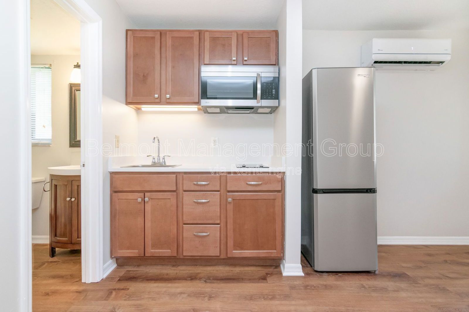 RENT NOW AND RECEIVE 2-WEEKS OFF YOUR RENT!!! Half-Security Deposit available for qualified applicants! Lovely 1bed/1bath Apartment located in The Hourglass District in Orlando!! property image