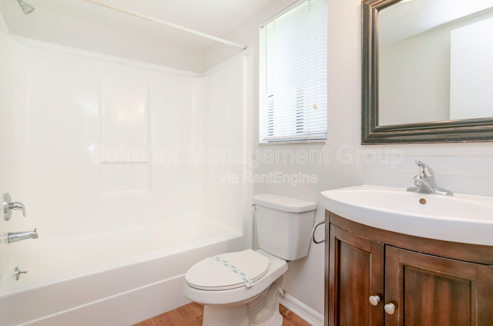 RENT NOW AND RECEIVE 2-WEEKS OFF YOUR RENT!!! Half-Security Deposit available for qualified applicants! Lovely 1bed/1bath Apartment located in The Hourglass District in Orlando!! property image