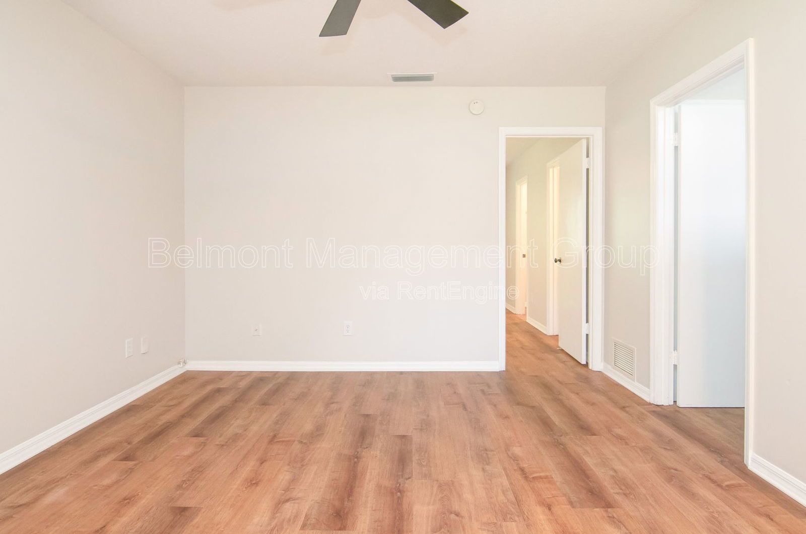 RENT NOW AND RECEIVE 2-WEEKS OFF YOUR RENT!!! Half-Security Deposit available for qualified applicants! Contemporary 1 Bed / 1 Bath Apartment FOR RENT in The Hourglass District! property image