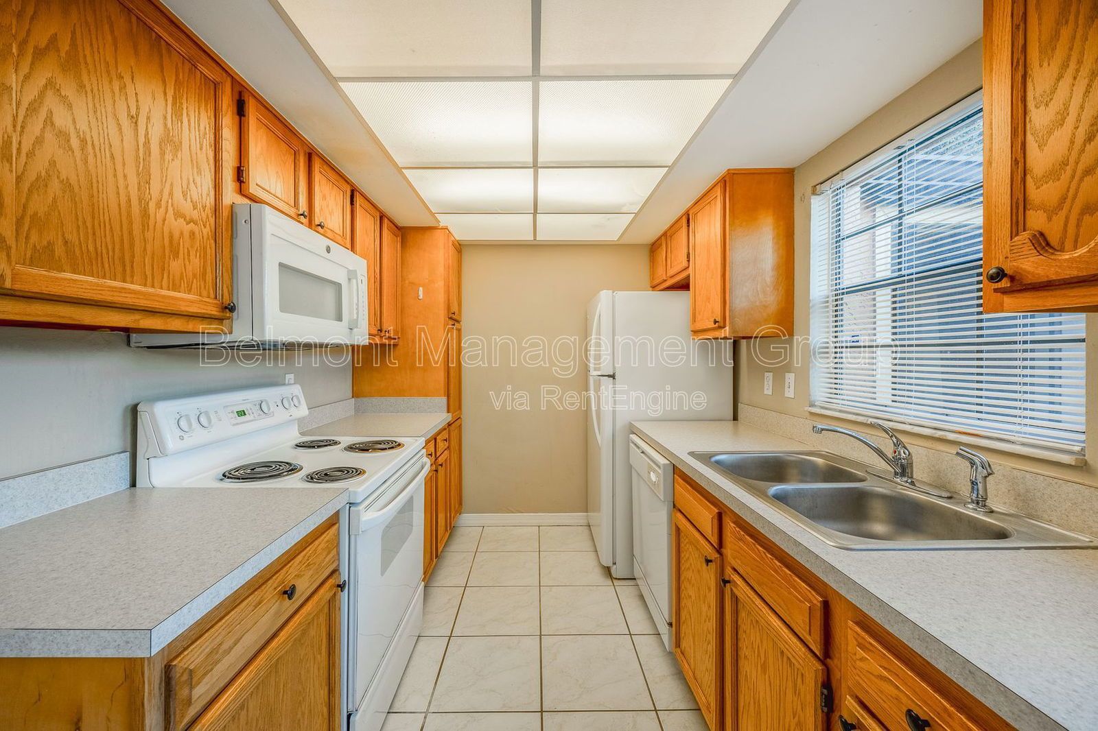 Beautiful 2bed/2bath Condo For Rent in Hidden Oaks Condominiums at Winter Park! RENT BY JANUARY 15th AND RECEIVE 2-WEEKS FREE!!! property image