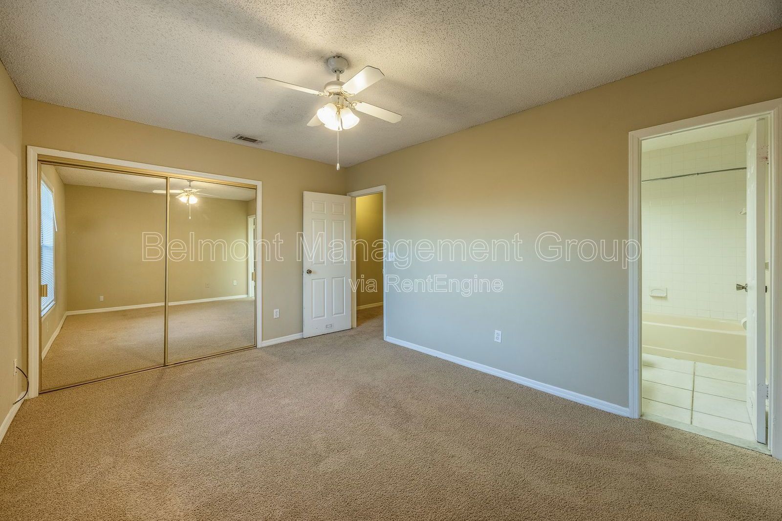 Beautiful 2bed/2bath Condo For Rent in Hidden Oaks Condominiums at Winter Park! RENT BY JANUARY 15th AND RECEIVE 2-WEEKS FREE!!! property image