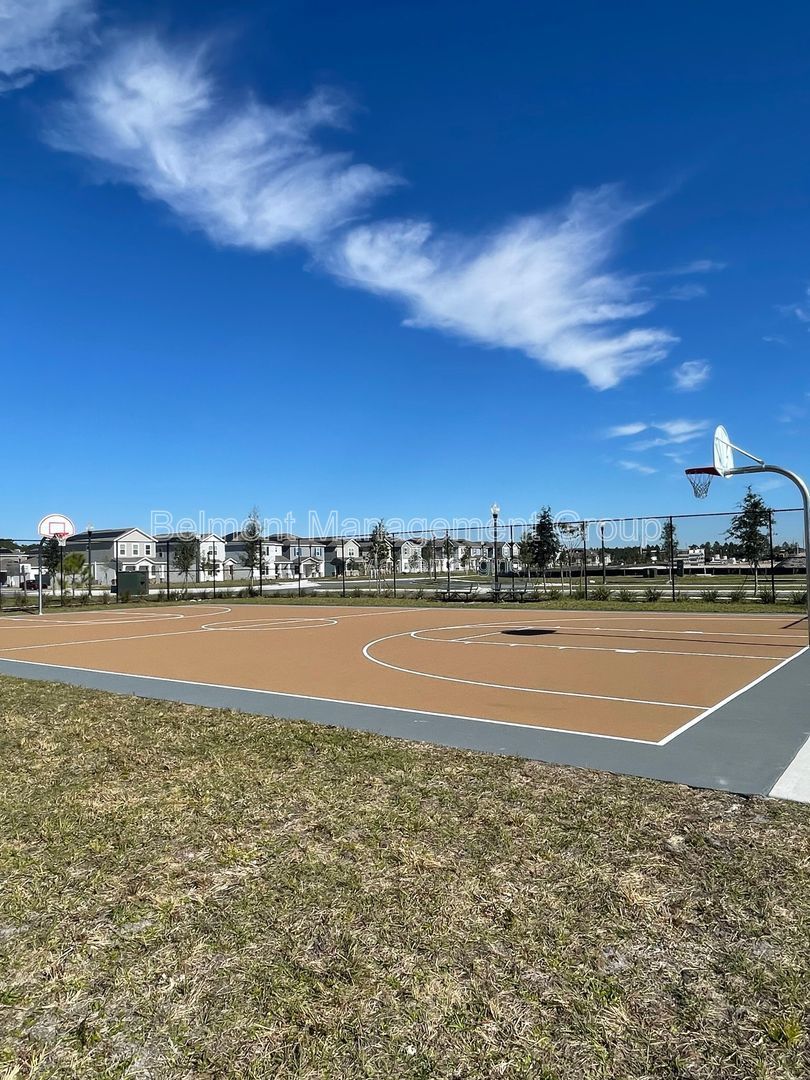 Beautiful 5 bed/3 bath home For Rent at Pine Glen in St. Cloud! RENT NOW AND GET 2-WEEKS OFF YOUR FIRST MONTH'S RENT!!! property image