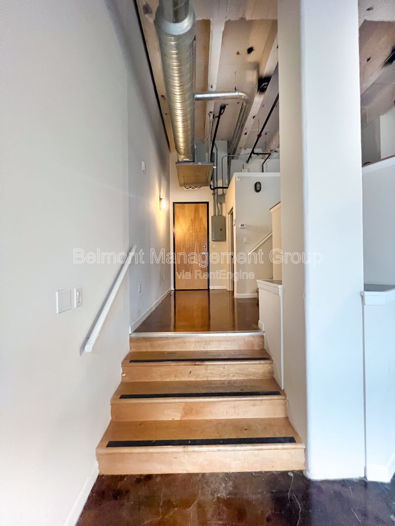 Rent Now and Get $1000 Off Your First Month's Rent + a Super Low $350 Security Deposit!!! For Rent: Stylish Industrial 1 Bed/1 Bath Loft at The Lofts in Winter Park Village! property image