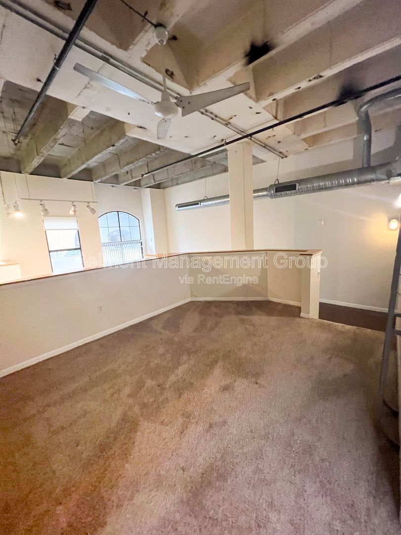 Rent Now and Get $1000 Off Your First Month's Rent + a Super Low $350 Security Deposit!!! For Rent: Stylish Industrial 1 Bed/1 Bath Loft at The Lofts in Winter Park Village! property image