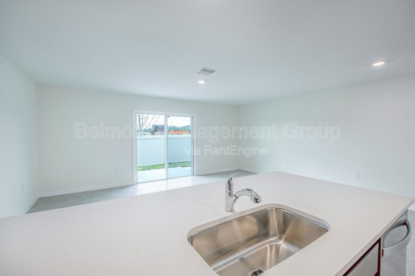 RENT NOW AND GET 2-WEEKS OFF YOUR FIRST MONTH! Beautiful 3bed/2.5bath Townhome FOR RENT at The Towns at Laurel Commons in Ocala! property image