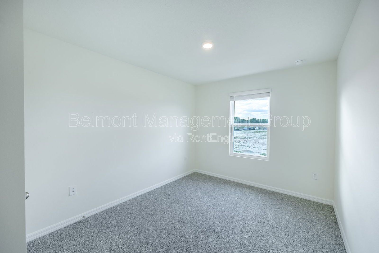 RENT NOW AND GET 2-WEEKS OFF YOUR FIRST MONTH! Beautiful 3bed/2.5bath Townhome FOR RENT at The Towns at Laurel Commons in Ocala! property image