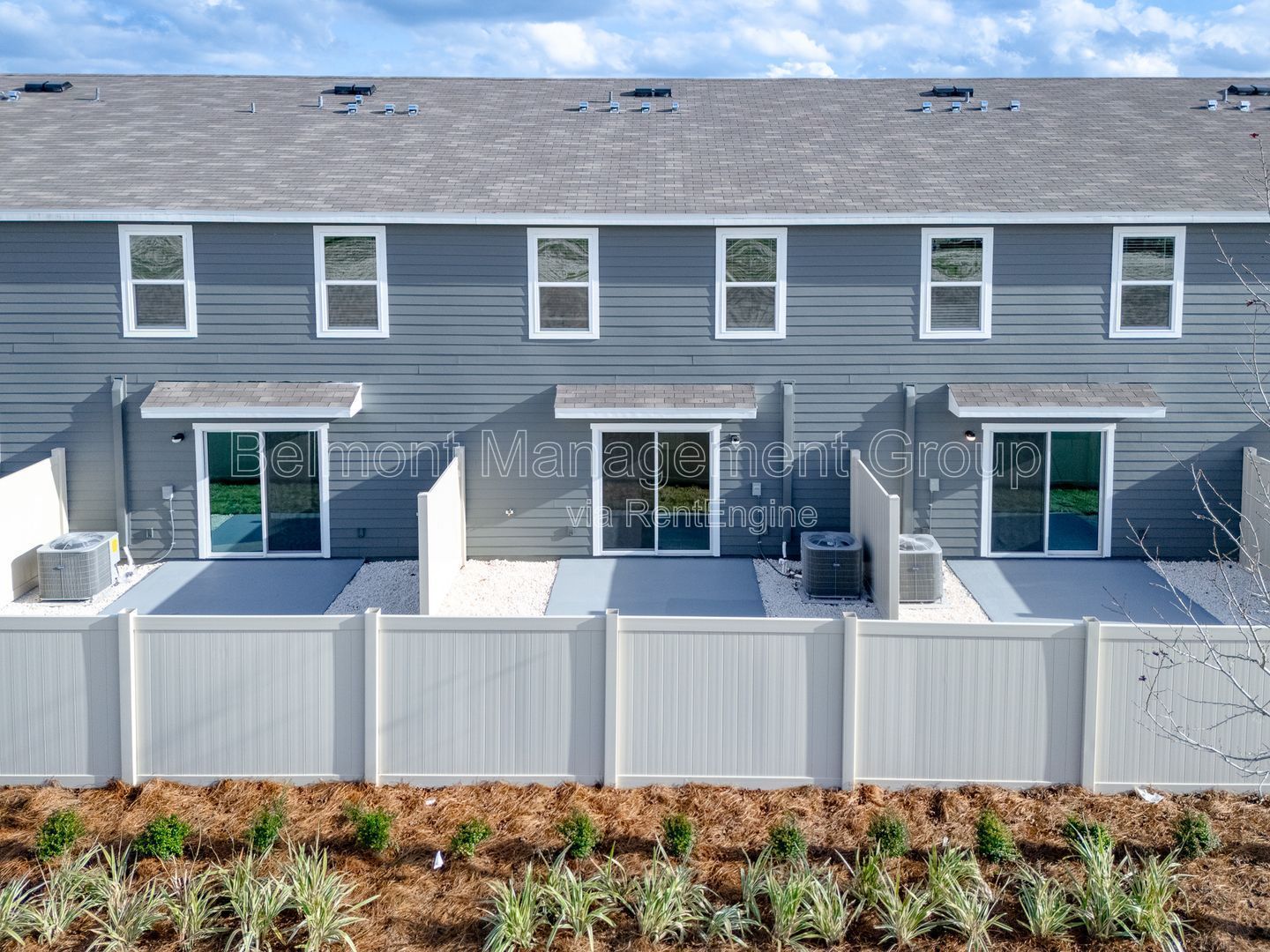 RENT NOW AND GET 2-WEEKS OFF YOUR FIRST MONTH! Beautiful 3bed/2.5bath Townhome FOR RENT at The Towns at Laurel Commons in Ocala! property image