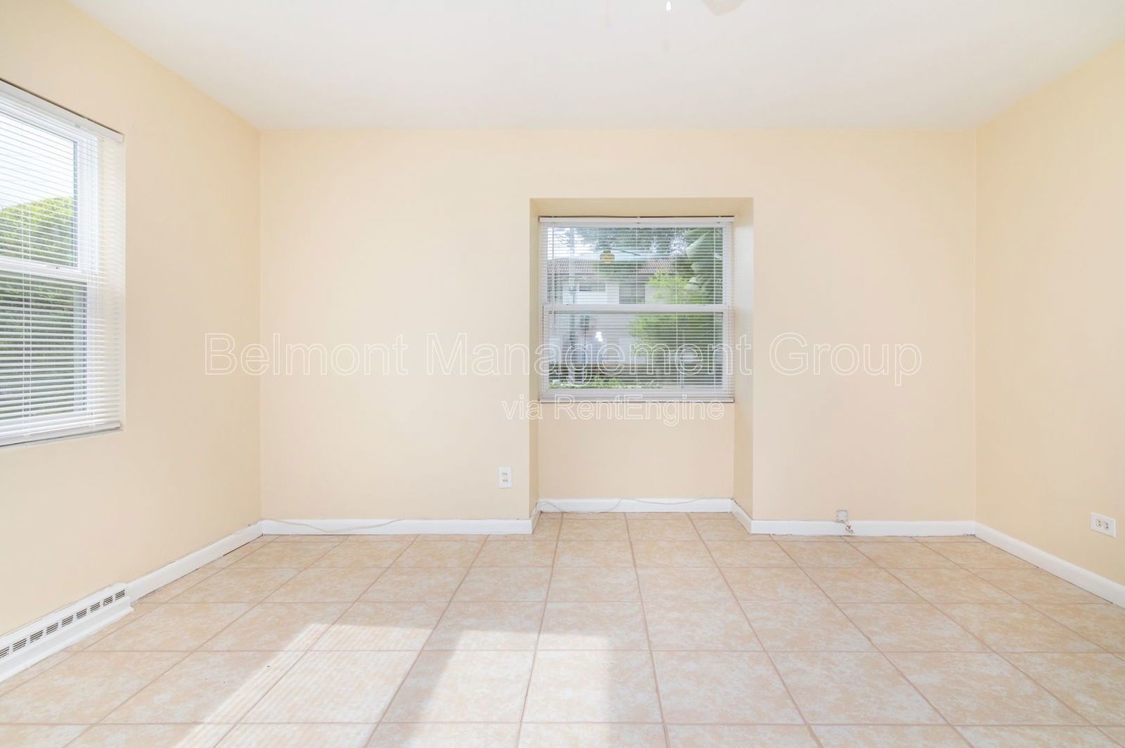 Beautiful 2 bed/1bath apartment FOR RENT in Downtown Orlando! | Special Offer! Free Application Fee for Healthcare and Service Industry Professionals! property image