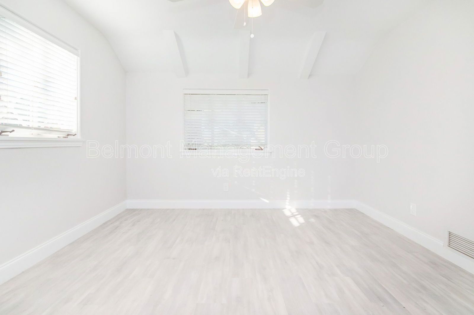 Charming 3 Bed/2 Bath Home for rent in the beautiful Winter Park! Rollins Students WELCOMED! property image