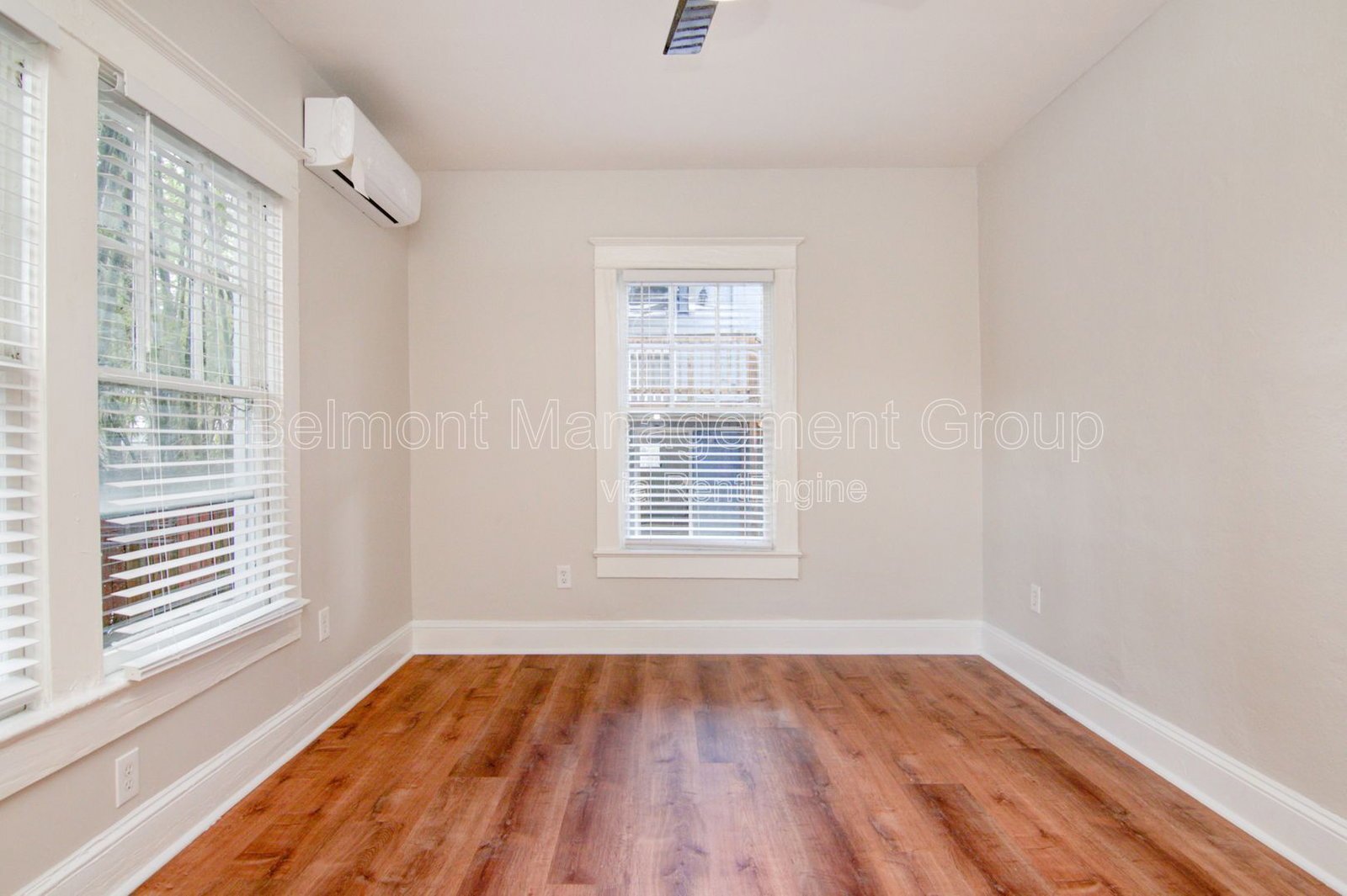 Trendy 2 Bed / 1 Bath Condo for rent in the Heart of Historic Downtown Sanford! | Move-in Special: 2 Weeks Off Rent for Approved Applicants! property image