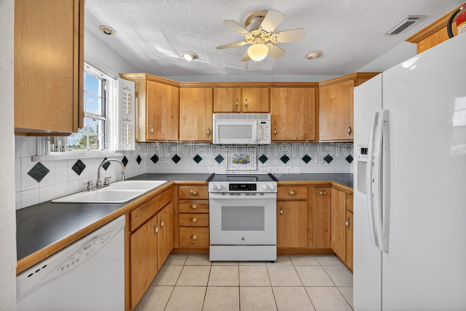 Bright and Spacious 2-Bed, 2-Bath Condo for Rent with Lake Killarney Views! property image