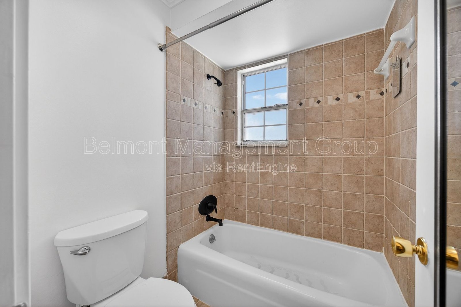 Bright and Spacious 2-Bed, 2-Bath Condo for Rent with Lake Killarney Views! property image