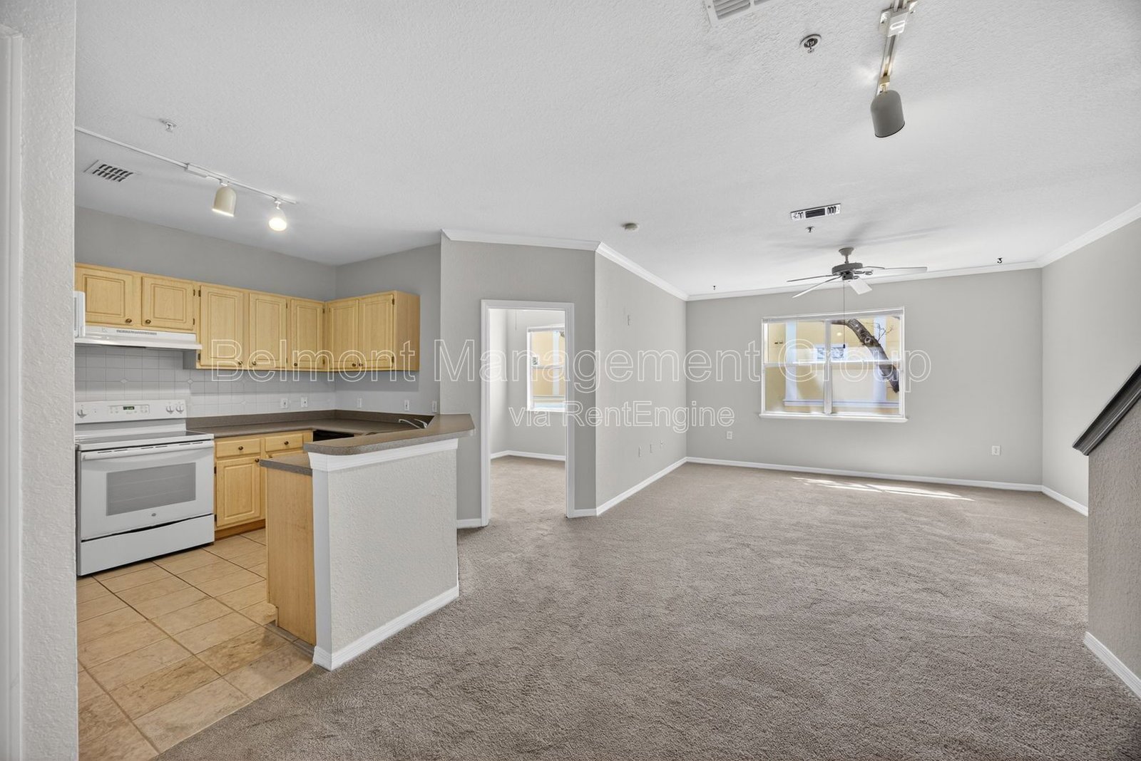 Beautiful 2 bed / 2 bath Townhome for rent at Visconti East in Maitland! property image