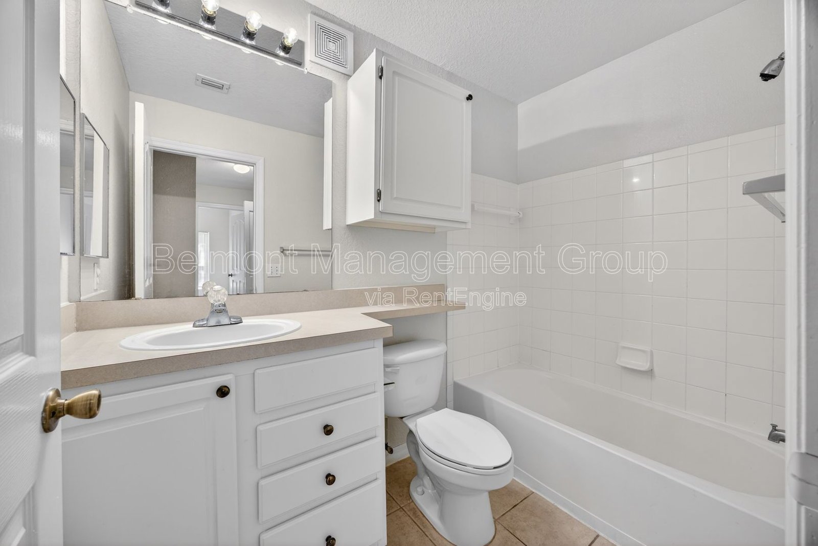 Beautiful 2 bed / 2 bath Townhome for rent at Visconti East in Maitland! property image