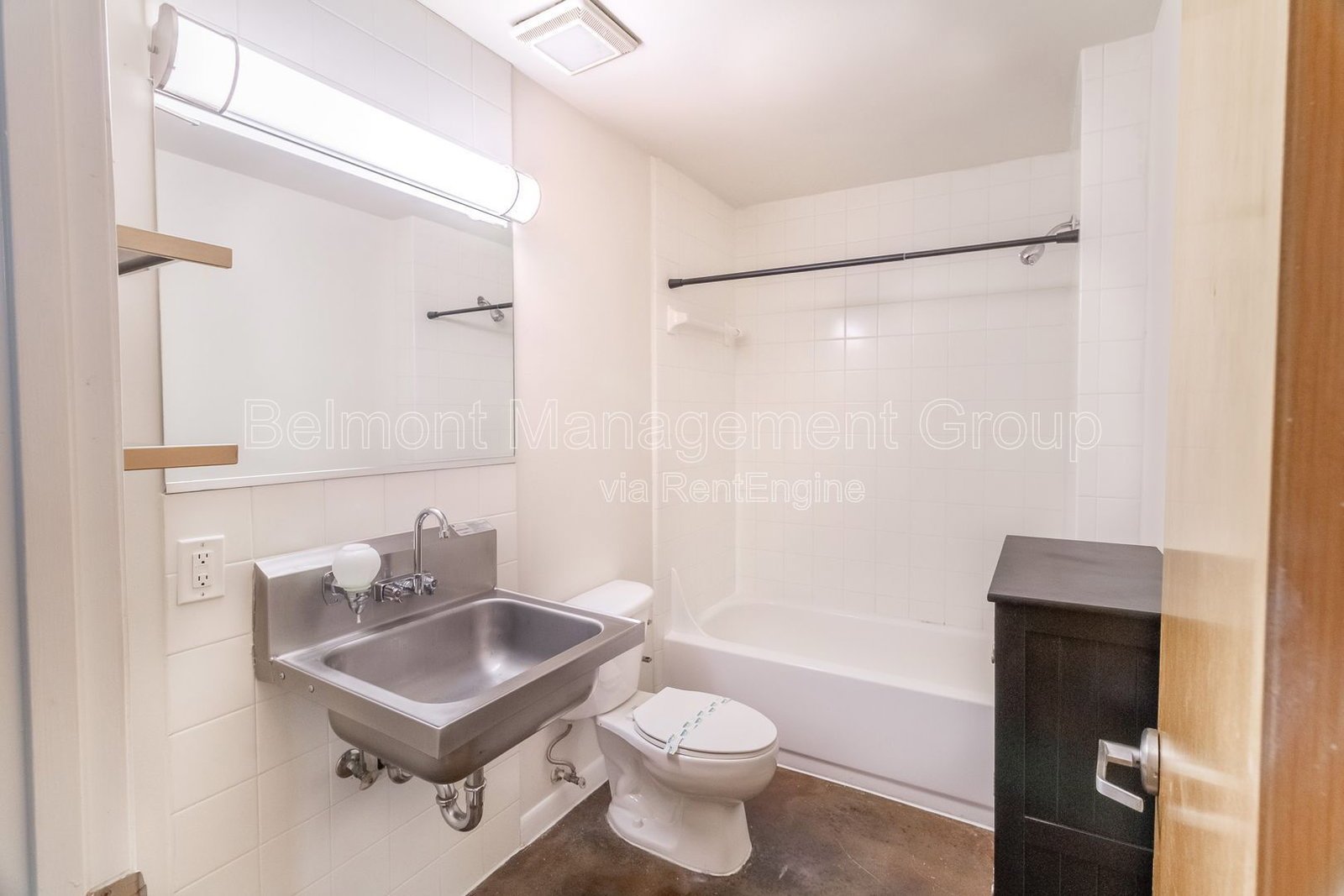 Rent by May 1st and Get $1000 Off Your First Month + a Super Low $350 Security Deposit!!! Industrial Vibe 1 Bed/ 1 Bath Loft at The Lofts of Winter Park Village! property image