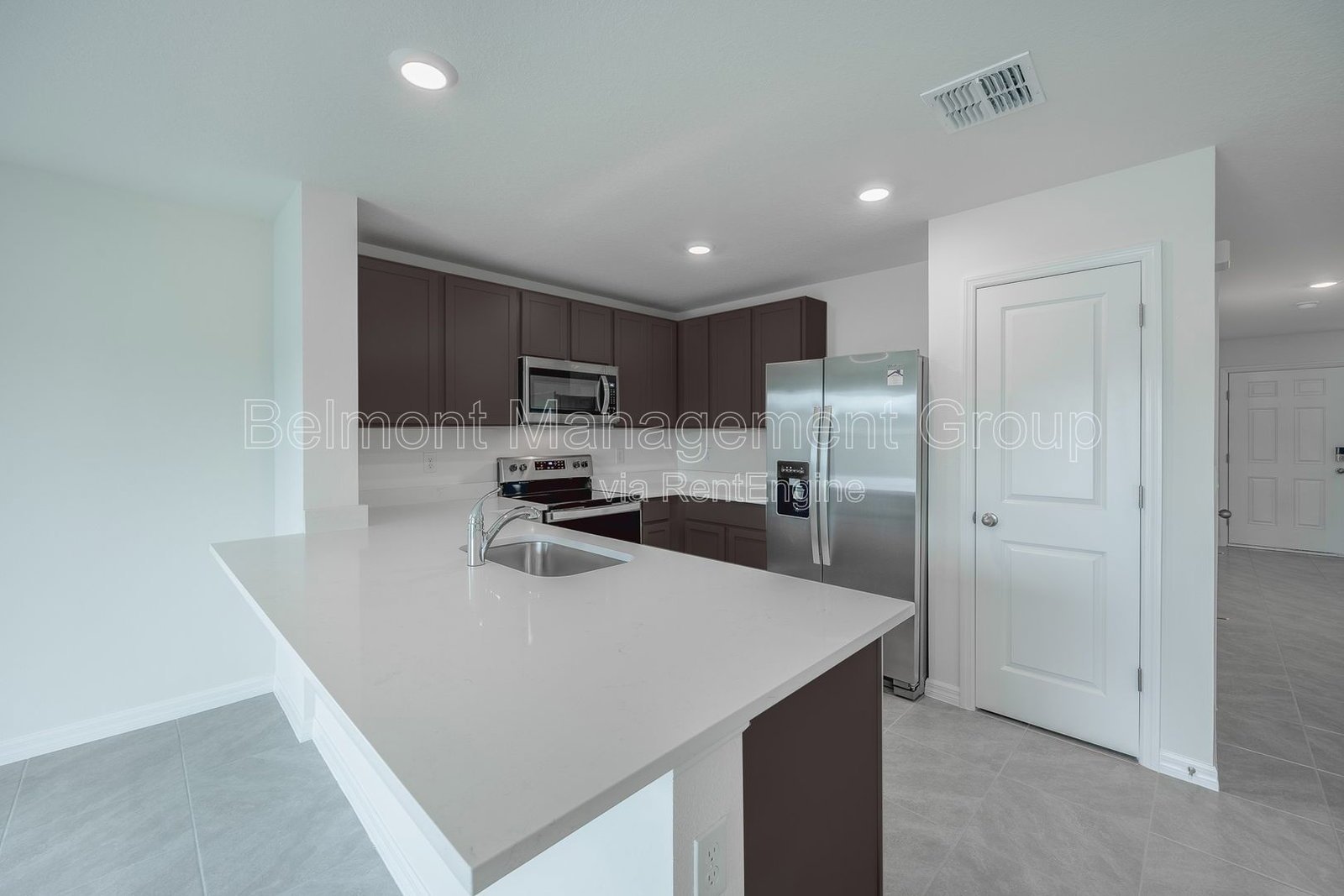 Stunning 3/2.5 Townhome FOR RENT at The Towns at Laurel Commons in Ocala! property image