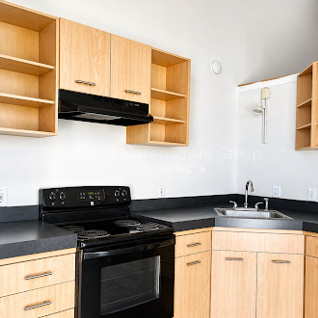 Rent by June 1st and Get $1000 Off Your First Month + a Super Low $350 Security Deposit! Stylish Industrial 1 Bed/1 Bath Loft for Rent at The Lofts in Winter Park Village! property image