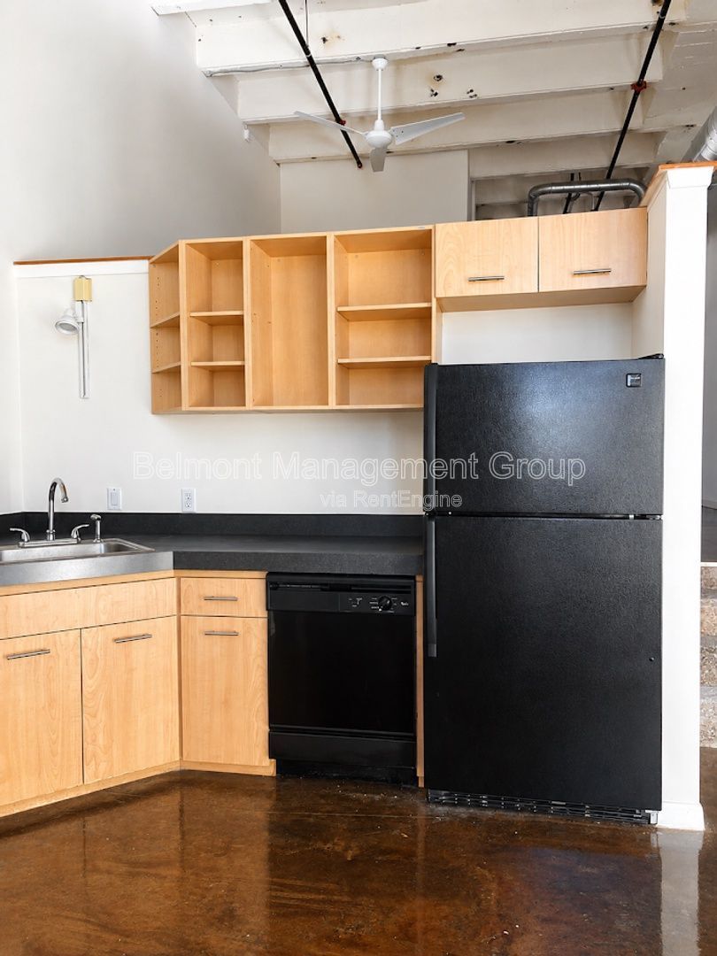 Rent by June 1st and Get $1000 Off Your First Month + a Super Low $350 Security Deposit! Stylish Industrial 1 Bed/1 Bath Loft for Rent at The Lofts in Winter Park Village! property image
