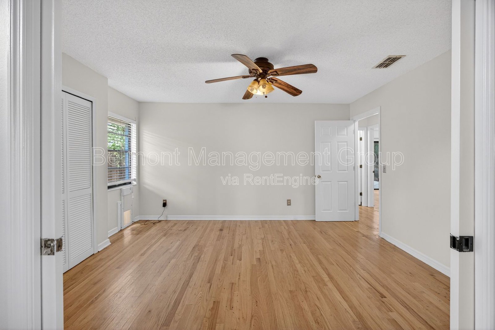 College Park Pool Home on Quiet Cul-de-sac property image