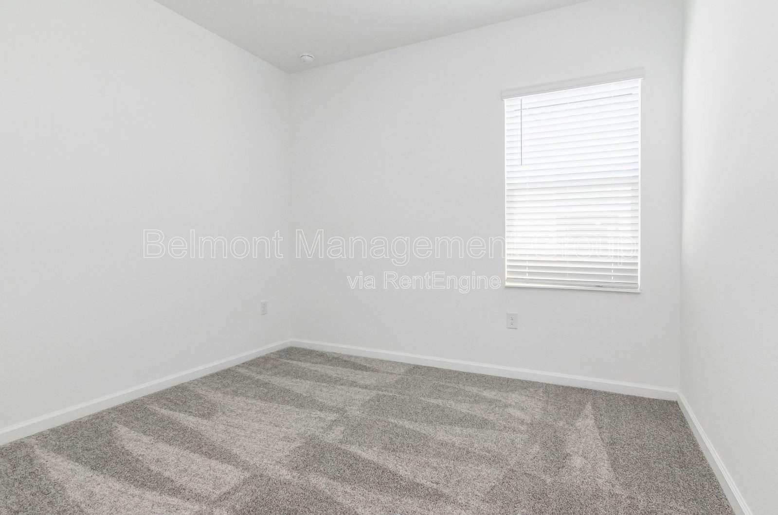 Beautiful 6bed/3bath home located in Pine Glen Community in St. Cloud!! Rent Now and Get $500 Off Your First Month!** property image