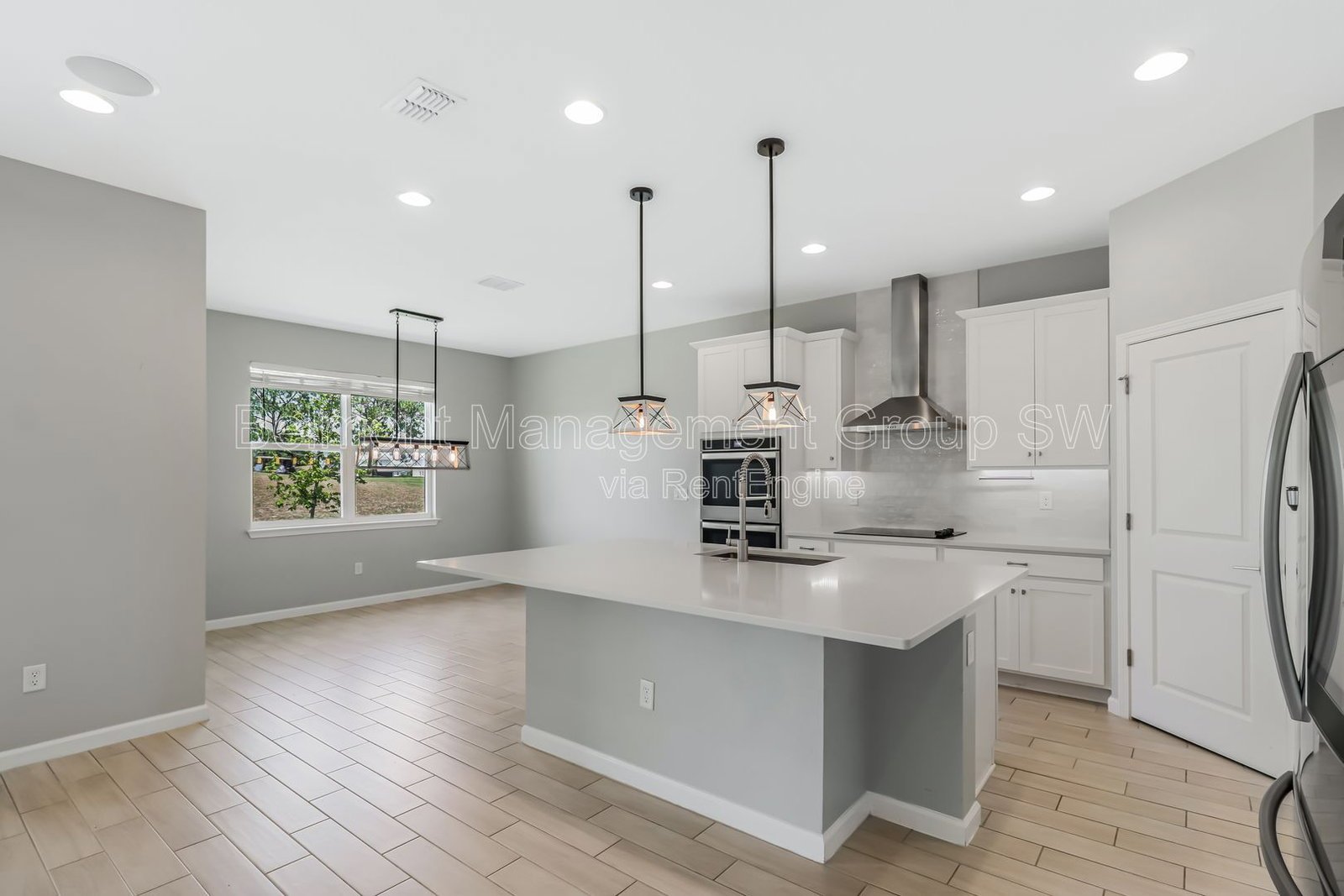 4/3.5 Hidden Gem in Gorgeous Deer Island! property image