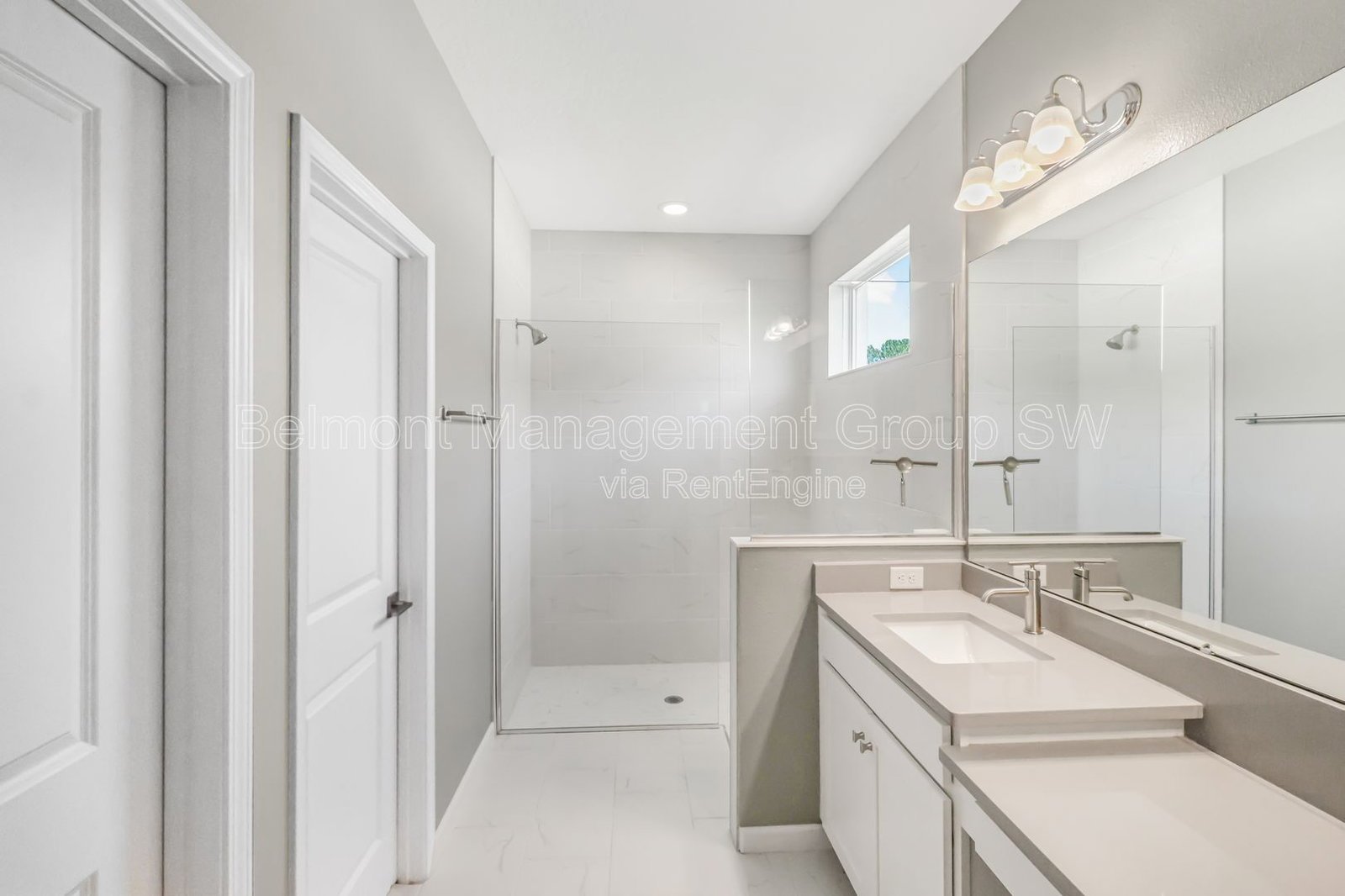 4/3.5 Hidden Gem in Gorgeous Deer Island! property image