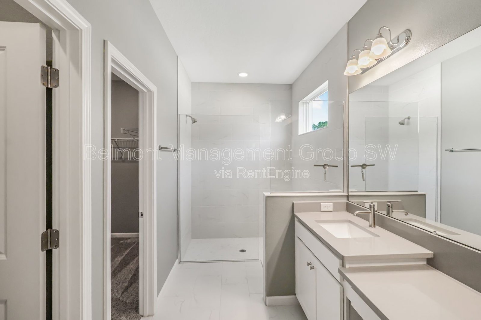 4/3.5 Hidden Gem in Gorgeous Deer Island! property image